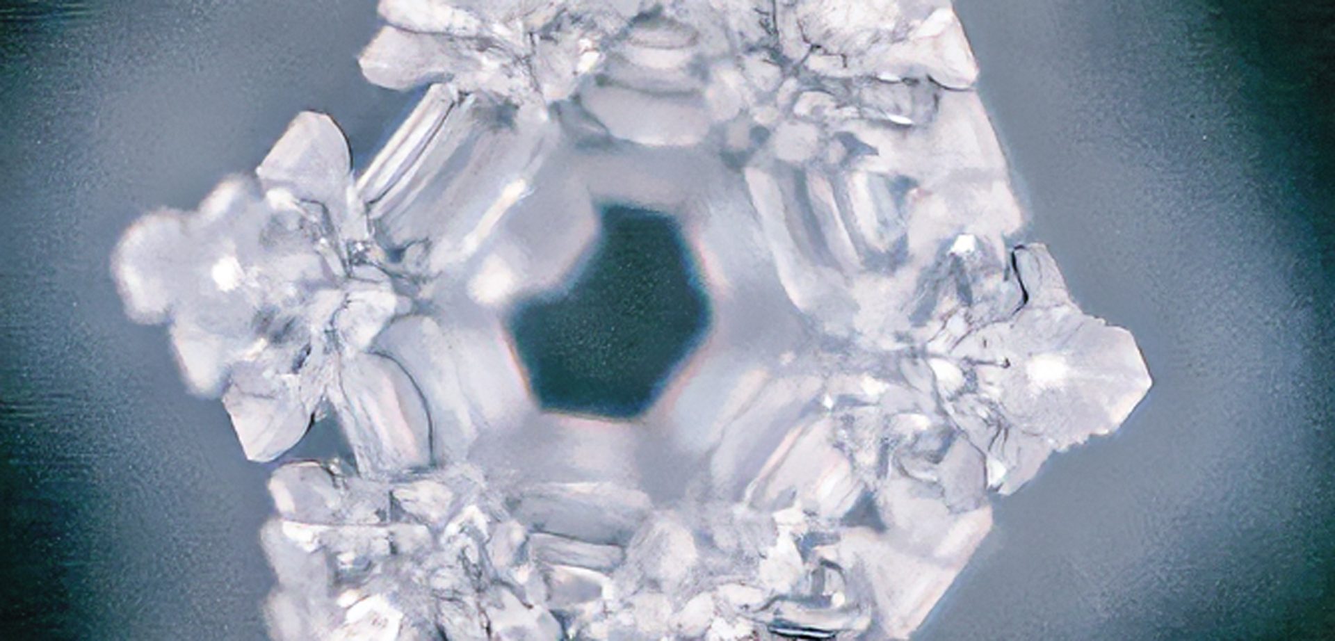 Water structure under microscope after being in Flaska bottle