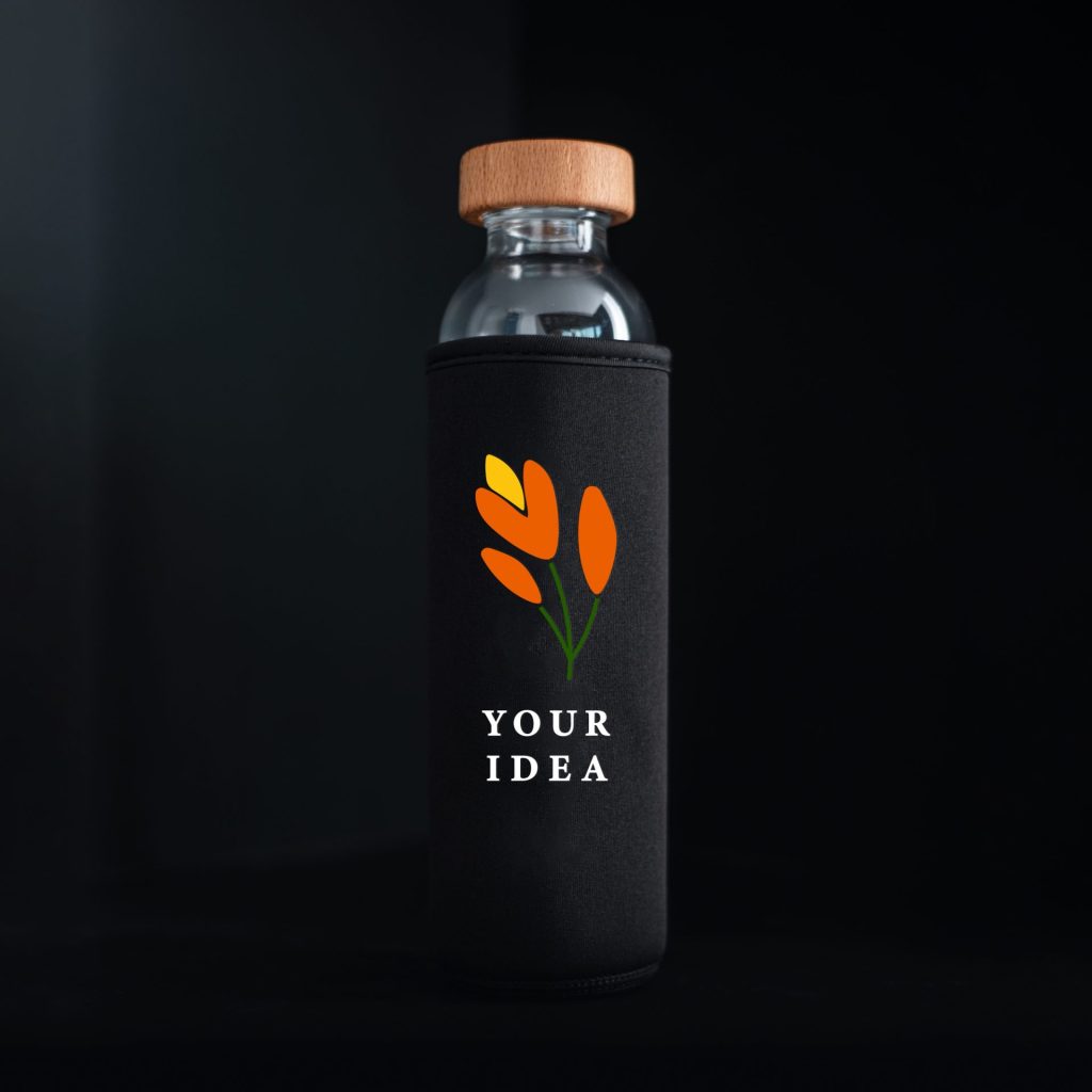 Your design on Flaska's black neoprene