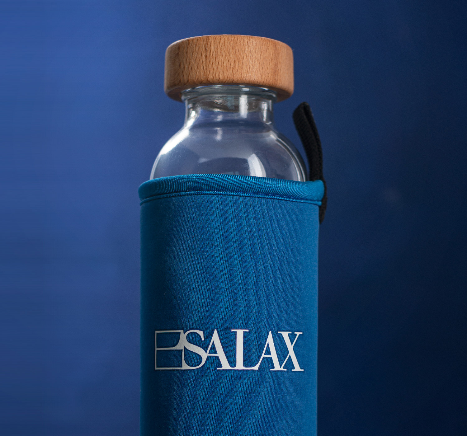 Blue neoprene for bottle